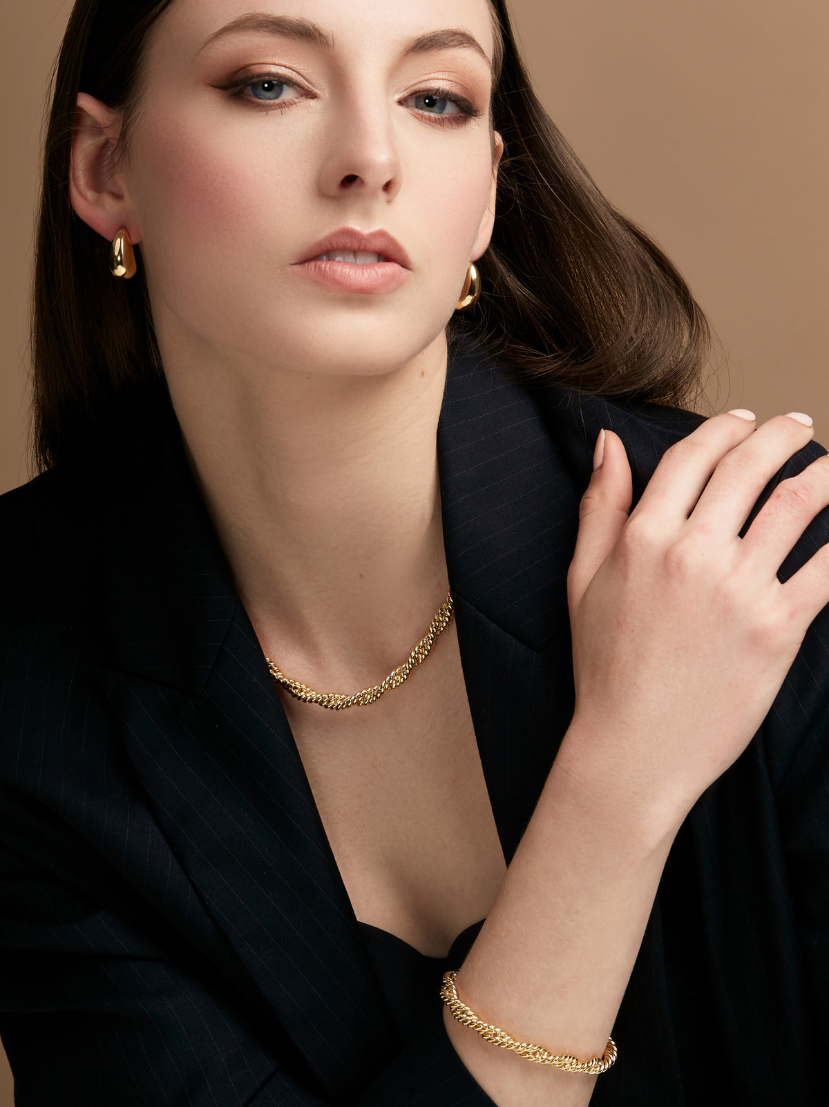 Collar Necklace With Braided Twist