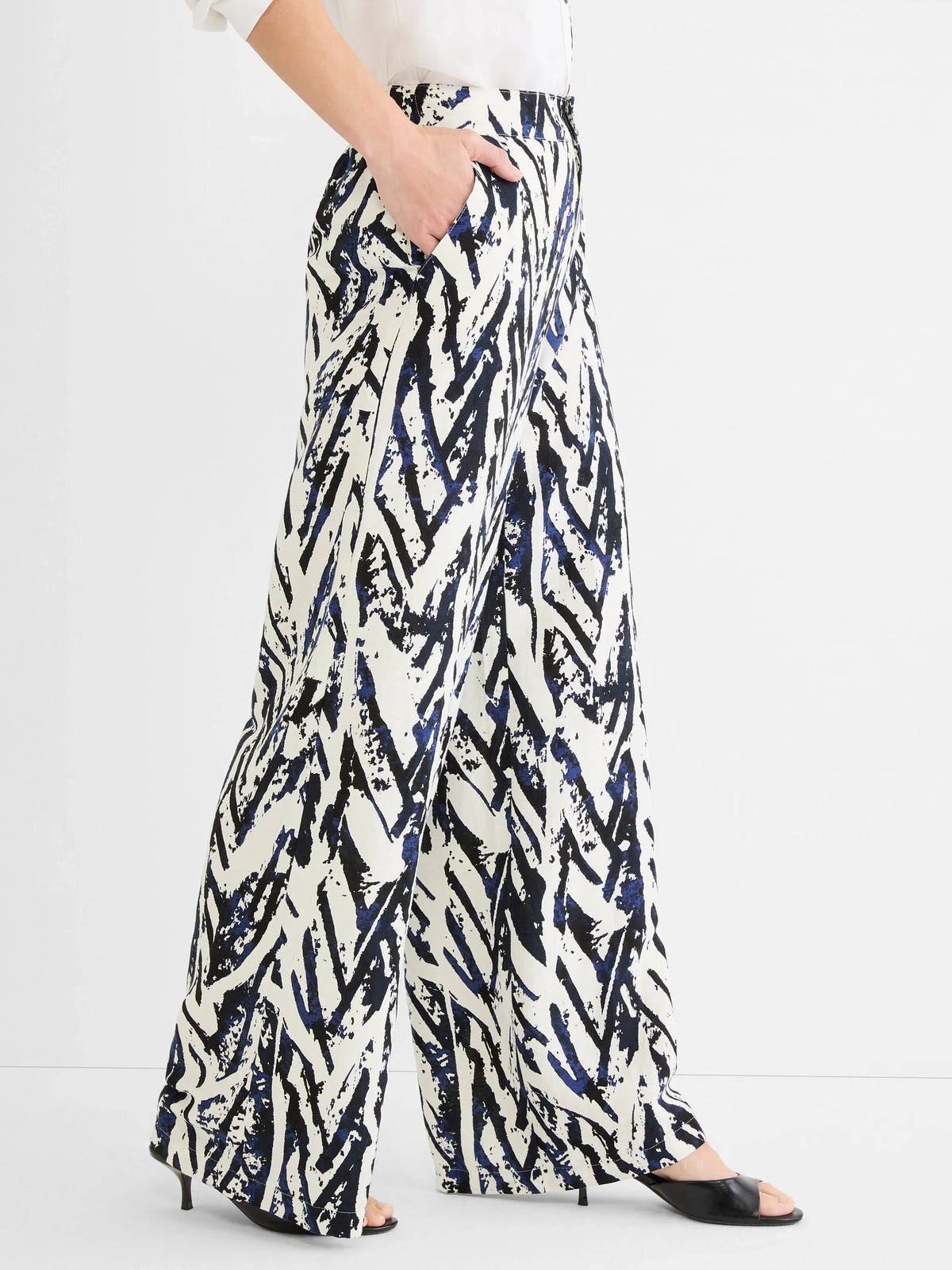 31” Indigo Crosshatch Linen Wide Leg