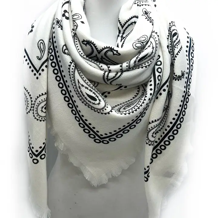 Large Square Scarves with Bandana Patterns k2 Fringe