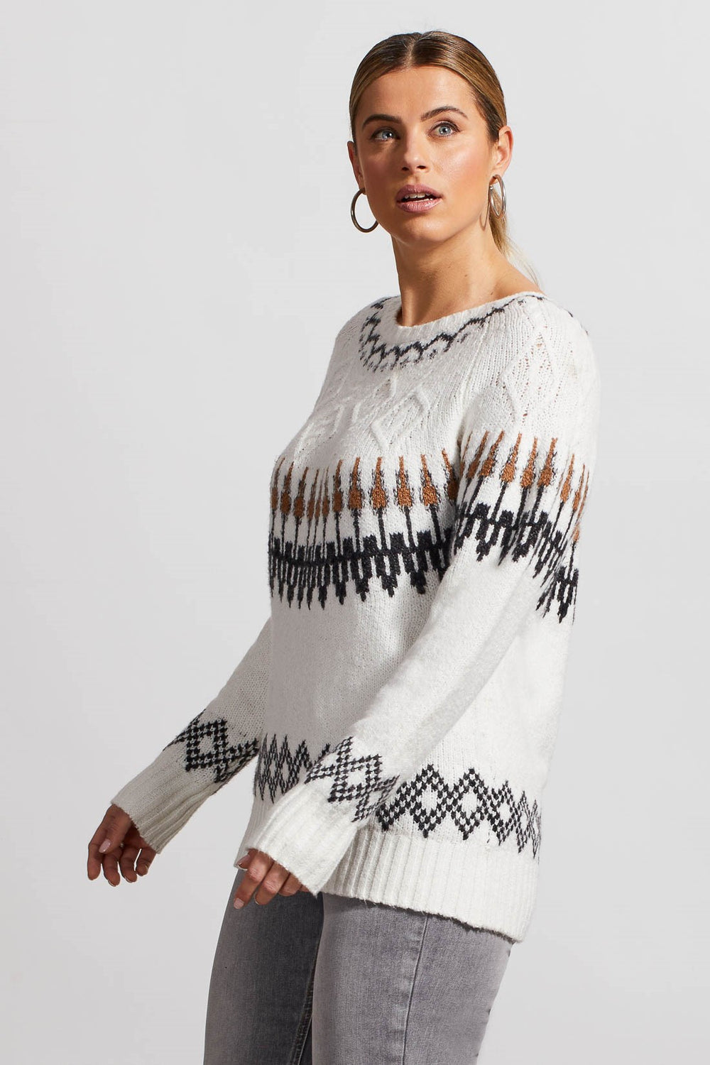 INTARSIA SCOOP NECK SWEATER