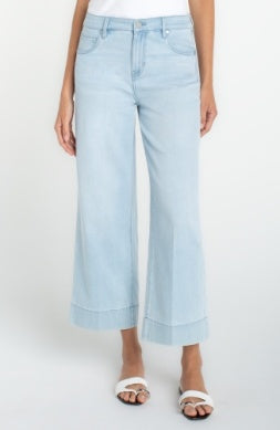 Stride Crop WIDE w/ embroidered side seam