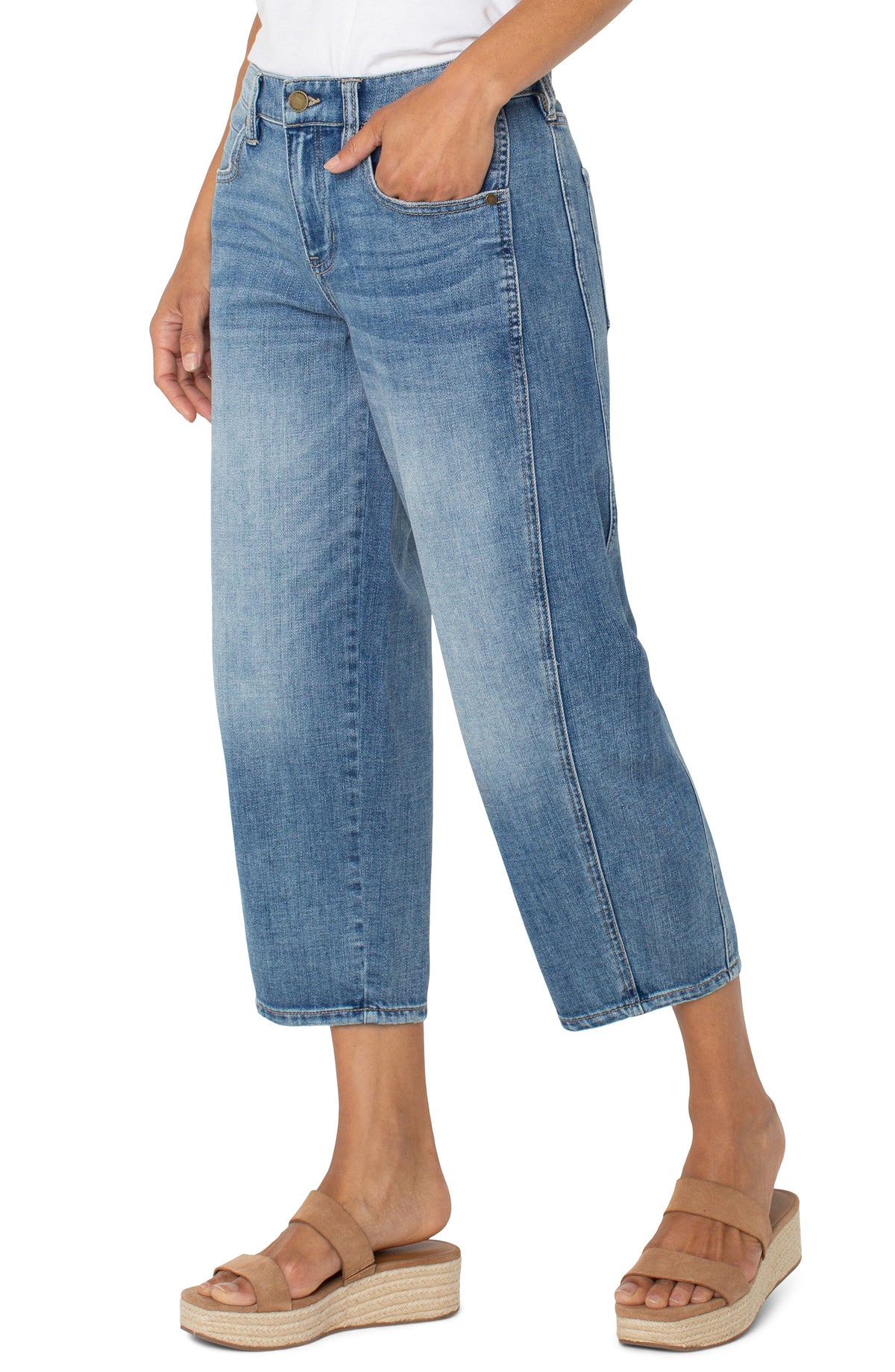 Cropped Barrel Jean